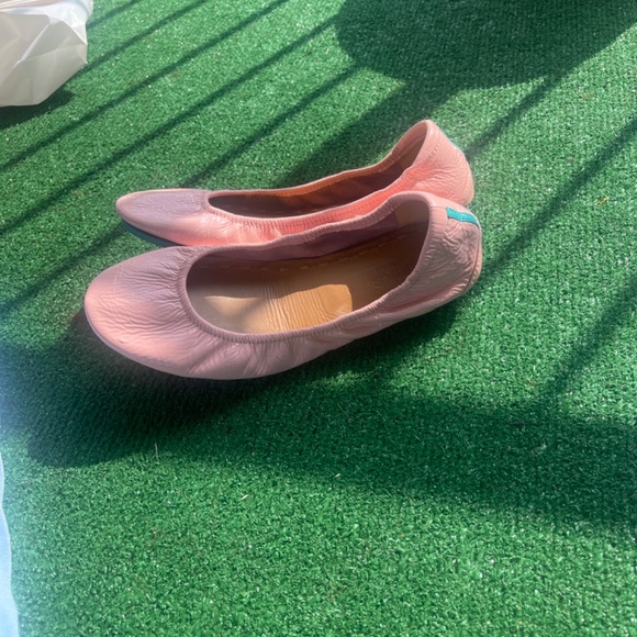 Tieks baby pink size 9 flats - Picture 2 of 3